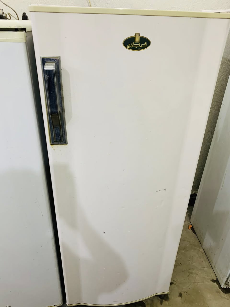 كلمن وسعره 
حله باب المشهد ***********
ثلاحه حجم كبير سعر 135
حجم وسط 100
غسالات حجم كبير 85
حجم وسط60
