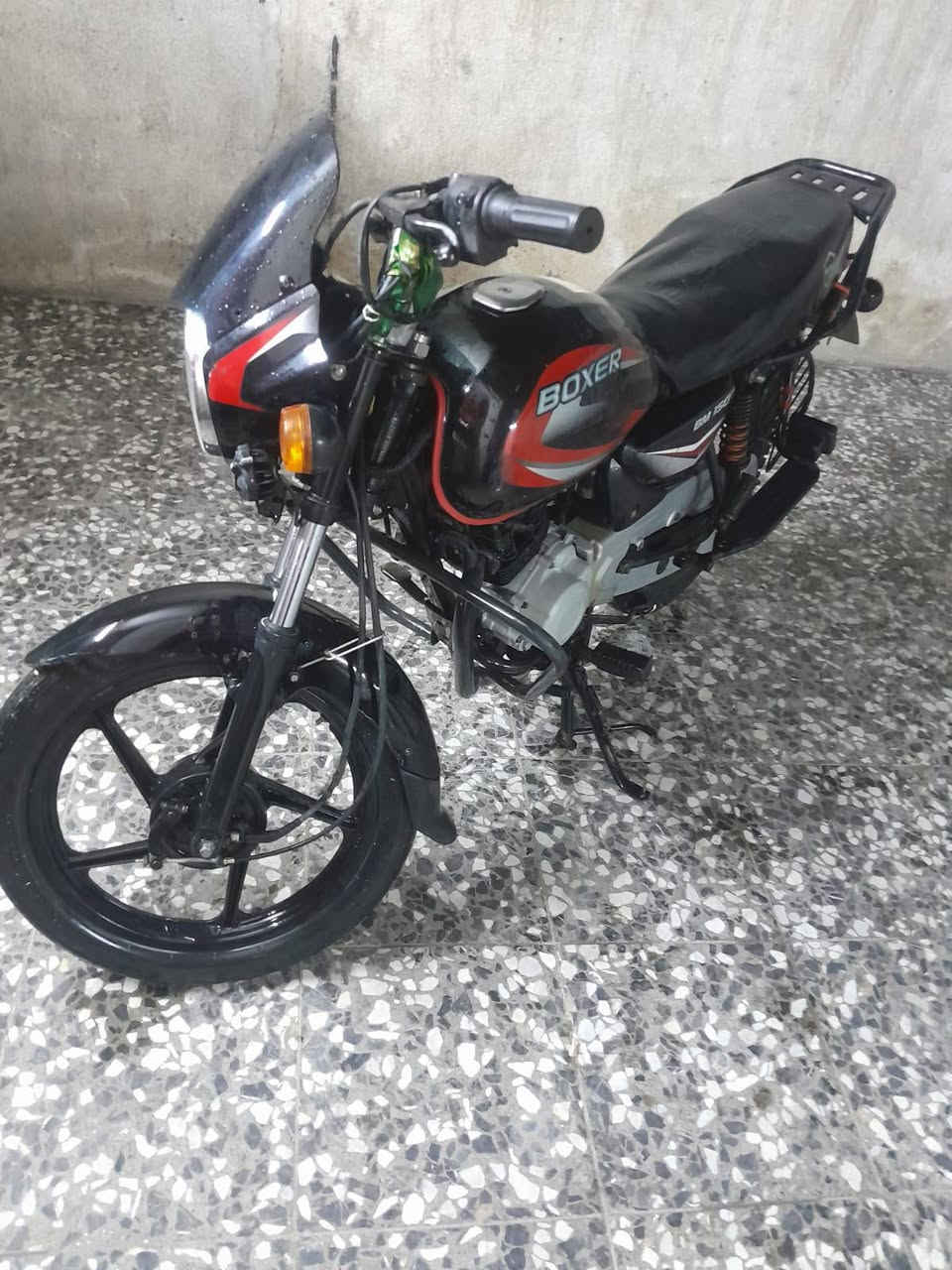 🏍️ للبيع: دراجة "واحد على واحد" - نظافة 100%
المواصفات:
الحالة: نظافة فول، دراجة تخبل وما بيها أي نقص.
المحرك: مجفتة "تجفيت شركة" (شغل درجة أولى).
الإضافات: دراجة "فول على حسب الأصول"، جاهزة من كلشي (شغل واطلع).
السعر: 1,900,000 دينار (مليون وتسعمائة ألف).
📍 المكان: بغداد - البلديات - تقاطع الكهرباء (الاستكشافات).
📞 للتواصل والاستفسار (واتساب): ***********
