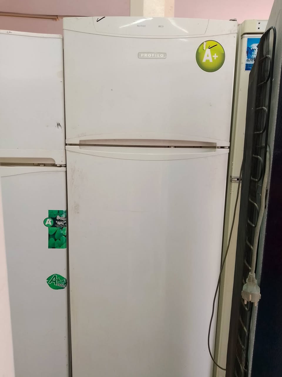 السلام عليكم. برادات وثلاجات  للبيع  دواشك طبيه نفر وا نفرين 👍 طباخات  تصل ع رقم تالي ***********
