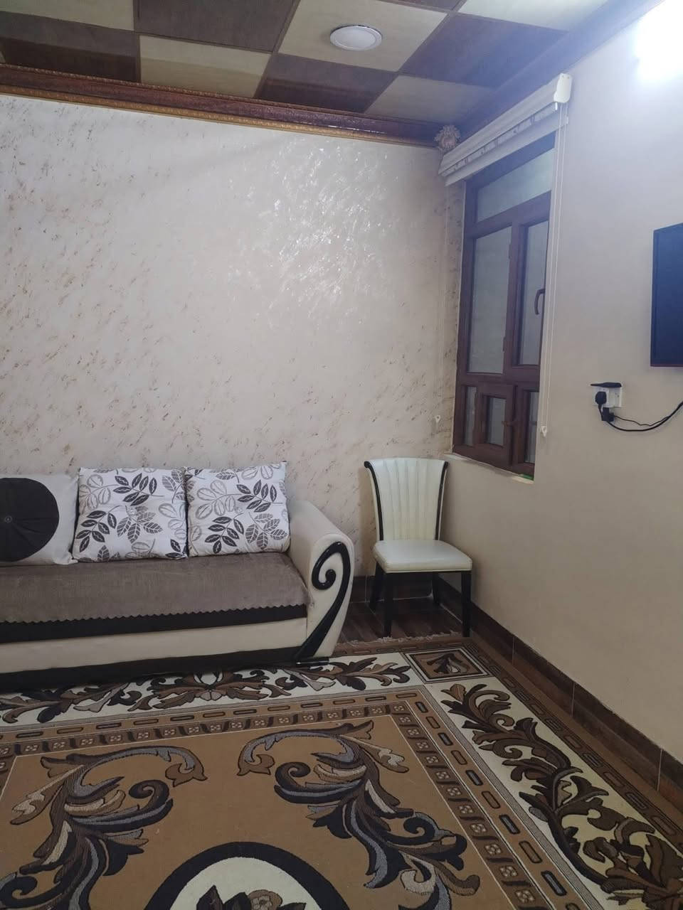 للبيع
بيت ١٠٠ متر مربع رقم بلديه  فول سيراميك سقف ثانوي غرفة نوم ومطبخ واستقبال وصحيات وكراج

مع الاثاث كامل

العنوان كركوك حي الاسرى قرب جامع العدل
السعر ٤٢ مليون
للمزيد اتصل بالرقم
***********
( تابعو صفحتنا لليوصلك لمزيد من المنشورات )
