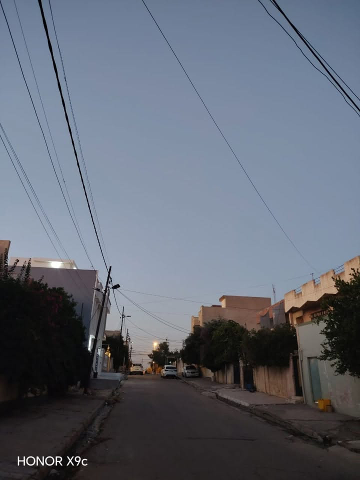 🏡✨ فرصة مميزة لامتلاك عقار في موقع حيوي ومطلوب ✨🏡
📍 الموقع: حي الصديق – قرب جامع الصديق أبو بكر، وقريب جدًا من الشارع العام.
📐 المساحة: 210 متر مربع.
📏 الواجهة: 10.5 متر.
🔹 مواصفات العقار: ✅ دار بحساب أرض. ✅ موقع ممتاز وقريب من جميع الخدمات. ✅ مناسب للسكن أو لإعادة البناء والاستثمار. ✅ سند شرعي مع شرط الوكالة أو التحويل.
💰 للاستفسار عن السعر وبقية التفاصيل، يرجى التواصل معنا.***********
*********** يتوفر واتساب
