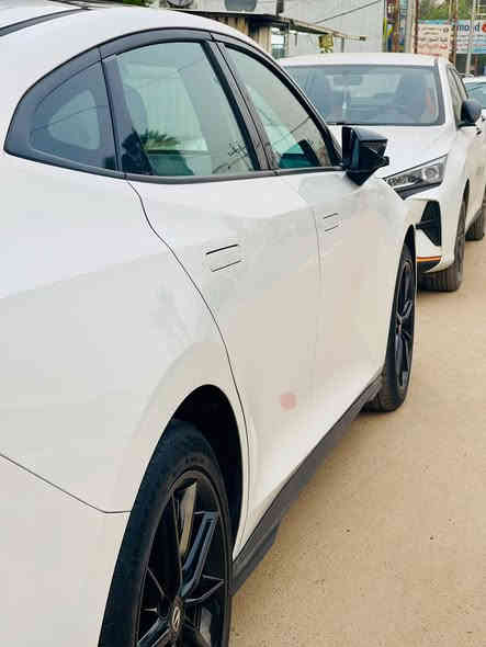 السلام عليكم...
شانجان يوني في 2024 خليجي 
سيارة بأسمي رقم بغداد تحويل ثاني يوم
ماشية54 الف نظيفة جدا
مواصفات الفول
محرك 1500 تيربو مع كير DCT دبل كلج 7 نمرة
ترايها زيرو
سيرفسها كلة بالشركة 
بانوراما
بصمة  
تشغيل عن بعد
يدات شفط
مري شفط + هيتر + اشاير
جنطة كهرباء
كشنات ال 2 كهرباء
داخل جلد
كشنات تبريد
شاحن لاسلكي
ثلاجة 
4 وضعيات قيادة
تحكم بوضعية مود الاستيرن
شفتات ستيرن 
انارة داخلية متغيرة
كاميرات 360 درجة مع خاصية DVR تصوير دائم أثناء اطفاء السيارة
حساسات 360 درجة
اوتو هولد 
ترحيب اثناء الاقتراب
فتح الجنطة عند الاقتراب جنطة لمس كهرباء الفتح وبالعكس 
 رادار امامي مانع تصادم + تحديد مسار + مثبت كروس 
كزوز بلادي رياضي  
اربع جام اوتو عند غلق السيارة تنغلق 4 جام + بانوراما والعكس كذلك
تخم تاير جديد 
السياره مكفولة عداها بيها شخط بالدعامية مبين بالصور ورصعة بالباب الخلفي اقل السانتيم 
بغداد الكرخ ١٤ رمضان 
رايدها 170قابل للتفاوض للشراي 
***********واتساب 
اواتصال
