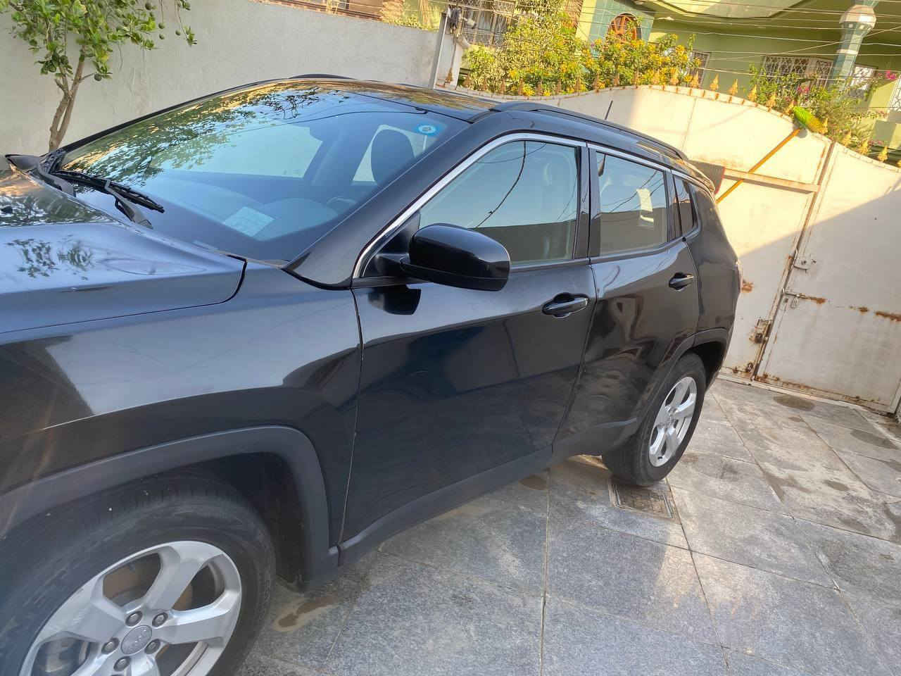 السلام عليكم
للبيع او للمراوس بسعر أقل  جيب كومباس 2018
▫️ اللون: أسود
▫️ الرقم: ديوانية – إنكليزي جديد
▫️ المعاملة: باسمي / مشروع وطني
▫️ المحرك: 2400
▫️ السيارة: حلوة ونظيفة

🔧 الملاحظات بكل وضوح:
بچم كبس خفيف
ضربة سابقة بالجاملغ الخلفي بأمريكا،
مصلّح الجاملغ، بيه جراد بسيط فقط

💰 السعر: 132$ قابل للتفاوض 

📞 للاستفسار:
***********
