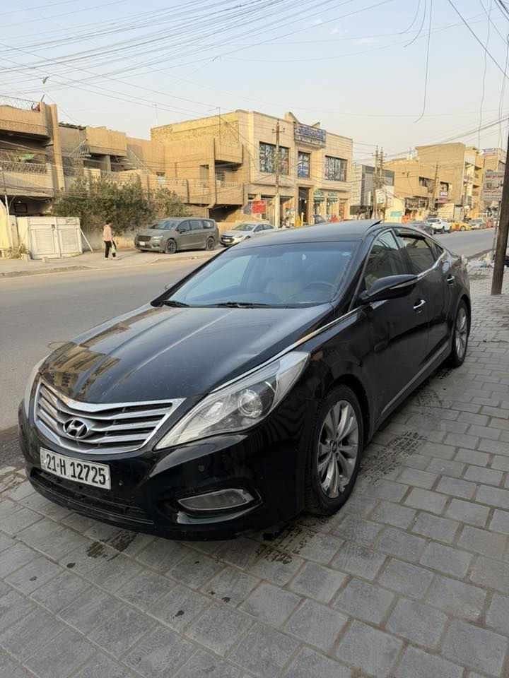 السلام عليكم هونداي ازيرا للبيع (بدون مراوس) موديل 2012خليجي فول مواصفات VIP رقم السياره سليمانية بااسمي تحويل ثاني يوم
مواصفات السيارة 
(1) بصمة+ حساسات
(2) بنراما+ تحكمات ستيرن
(3) قطعتين تبريد+ كامرة خلفية
(4) اشاير بل مري ومري شفط+بصمةابواب
(5) كشنات جلد وكهرباء+ ويل كب
(6) مكينة (٦) ستة سلندر 
(7) كير درجة اولى
(8) صدر وتبريد وتدفئة 
(9) ميكانيكيات وكهربائيات وحدادية ١٠٠/١٠٠
(10) داخل غرفة جديد
(11) السيارة جاهزة مابيها اي نقص
(12) السعر ( ١05)
***********
