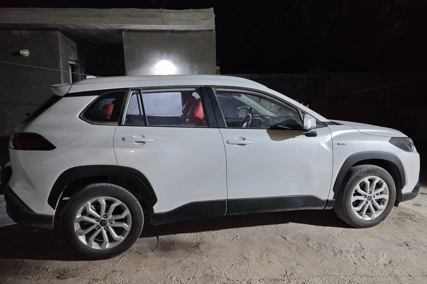 🚘 كورلا فرونت لاندر 2025 فول مواصفات 🔥✨
رقم قادسية مشروع وطني 
السياره جديده اخت الزيرو ⚡
فتحة سقف ذكيه 🏎️
كشافات ضباب ☄️
⚙️ محرك 2.0 لتر – 4 سلندر هايبرد 🌪️
🔄 ناقل حركة CVT أوتوماتيك
⛽ صرفية وقود اقتصادية
🛋️ مقاعد جلد*/
📱 شاشة معلومات وسطية مع Apple CarPlay 
📸 كاميرا خلفية+كاميرا أمامية+كاميرات بالمري+ حساسات
🛡️ نظام مانع الانزلاق ESP
🔘 جنوط ألمنيوم رياضية
🔑 دخول ذكي + تشغيل بصمة
❄️ مكيف أوتوماتيك
ثلاث وضعيات قيادة 🛫
السياره كفاله عامه ما عدا فقط كشطه بسيطه بالباب 
📞 للتواصل:***********
