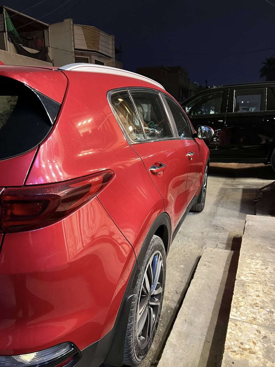 السلام عليكم 
للبيع كيا سبورتج 2021
وارد خليجي 
ماشيه 40الف كيلو حقيقي قابل للزياده
السياره نظيفه جدا 
عدا طخه بسيطه كما موضح ب الصور 
السياره كفاله كير ومكينه وحداديه 
السياره رقم بغداد
جاهزه بدون نقص برغي 
مواصفات الاعتياديه الشركه العامه 
اشاير مري  
شاشه 
كامره 
حساس خلفي 
داخل السياره جدا نظيف    
مكان السياره بغداد/ الدوره_ الاثورين 

السعر الاتصال او المراسله واتساب على الرقم // ***********
