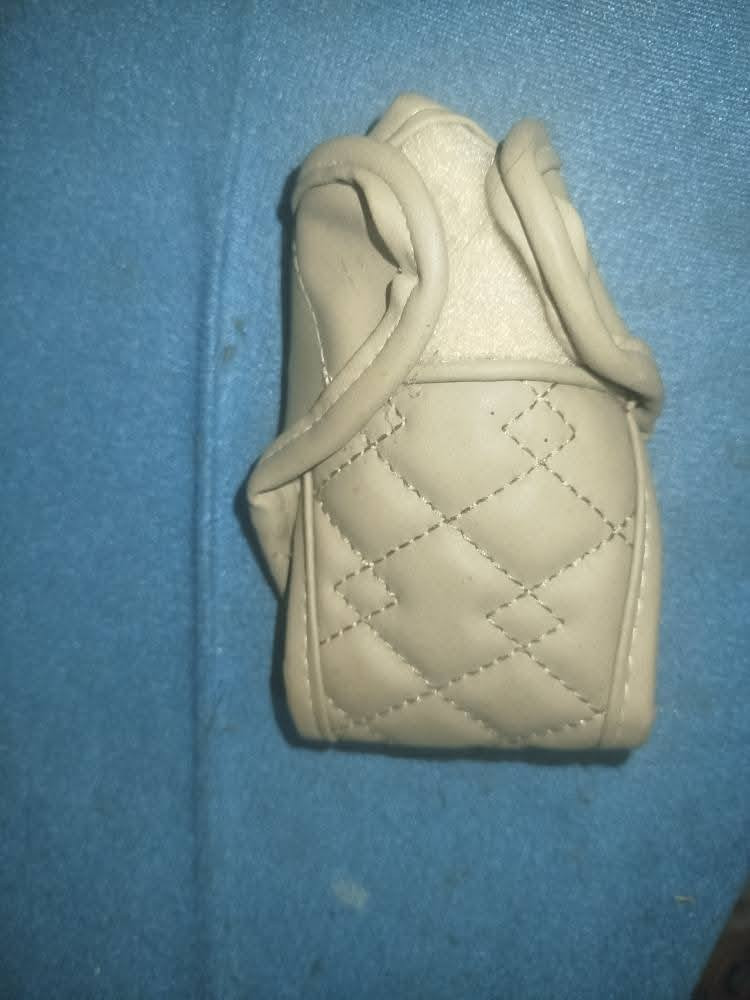 السلام عليكم ورحمه الله وبركاته اني من جنت بالعراق جان عندي اوبل اوميكا 90 بعتها ووراها سافرت عندي اغراض بقت يم اخوية اريد أبيعها وكدامكم بالصور هي واسعارها اريد اخلص منها فدوة هي يم اخوية ببغداد حي العامل وماعدنا توصيل الي يحب يتواصل معي خاص و بعيوني
المسجل سعره 7000 دينار 
البك لايت سعره 12000 الف
الشباك الجديد 23000 الف 
الفرشة مال دشبول 7000 دينار 
القابضة مال كير 3000 دينار
غلاف جداحة 7000 دينار


**إذا كنت صاحب هذا الإعلان وتريد حذفه لأي سبب، رجاءا أرسل رسالة إلى الدعم الفني**