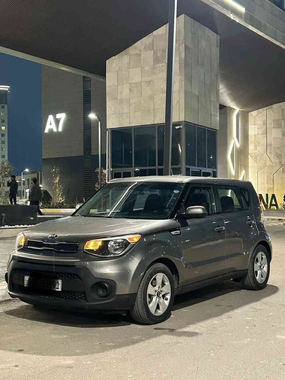 السلام عليكم كيا صول موديل 2018 سياره وارد أمريكي رقم اربيل انكليزي بسمي حادثه بس دعاميه امامي بدون دواخل سياره كلش حلوه فول شاشة وكامره تحكم سترين ويل كب سيارة بعد بيه موصفات سياره كير محرك صدر تايرات باتري كله كفاله سيارة كلشي مايحتاج حلوه مكان سياره حي العامل رقم تلفون ***********
