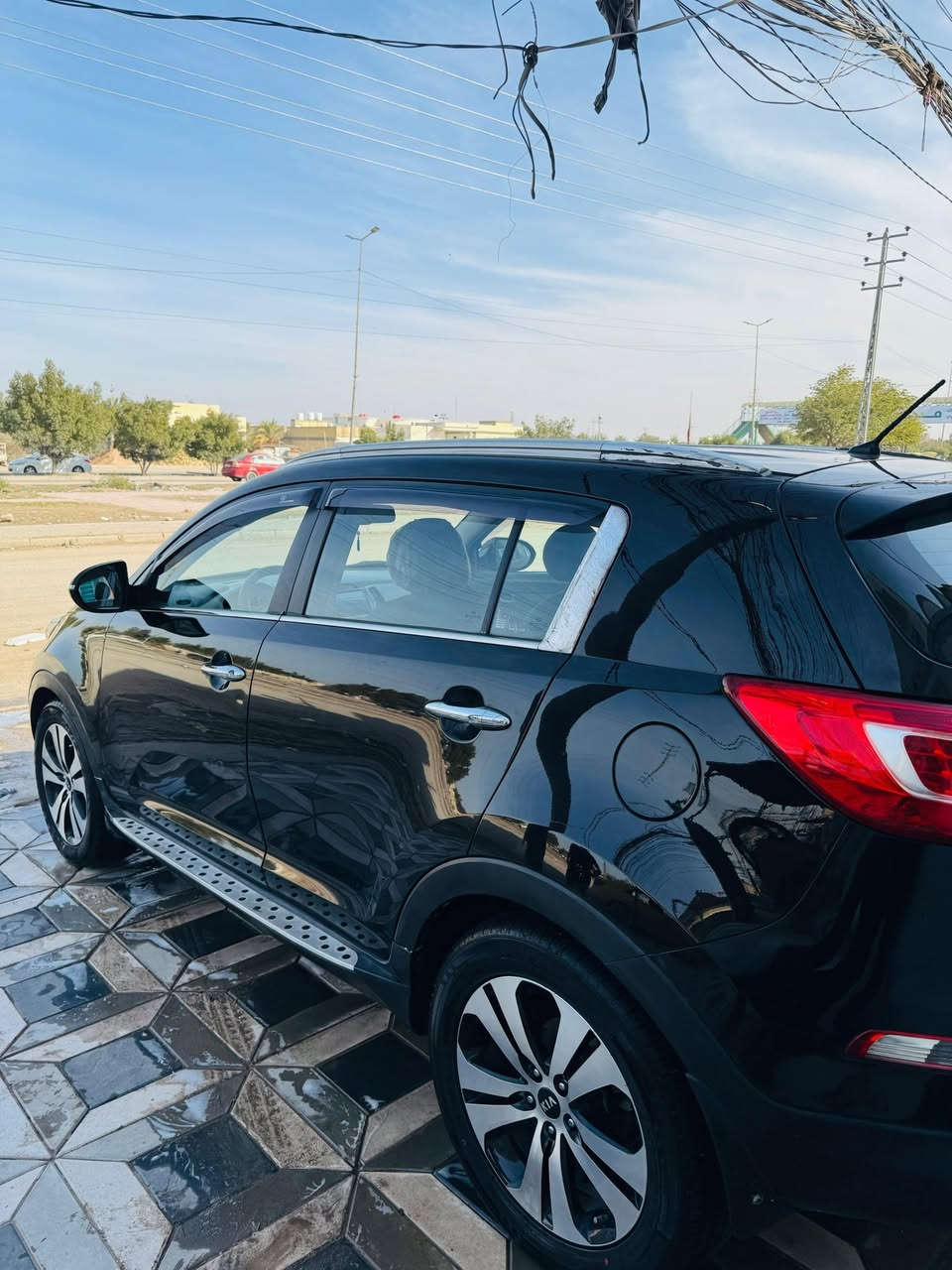 سلام عليكم
كيه سبورتج البيع
موديل 2011 مكفوله كفاله عامه
ماعده بارد قليل بل باب الخلفي
خمسه ويل كب شاشه
كامره حساسات خلفيه
اشاير بل مري تحكم ستيرن
مكينه 2500مام فتوحه
تخم تاير حداديه جديده
رقم أربيل جديد بسمي
المكان نجف
السعر 140وبيه مجال قليل
رقم موبايل ***********
