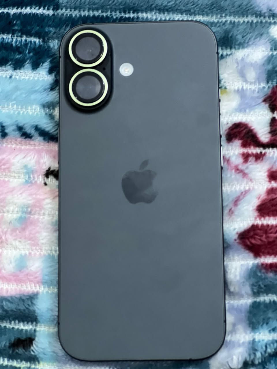 السلام عليكم أيفون 17 عادي ذاكرى 256 بطارية 100 عدد الدورات 70 موبايل نضيف كلش أمنت الله ماستر سعر 1250متواجد واتساب او تصال ***********
