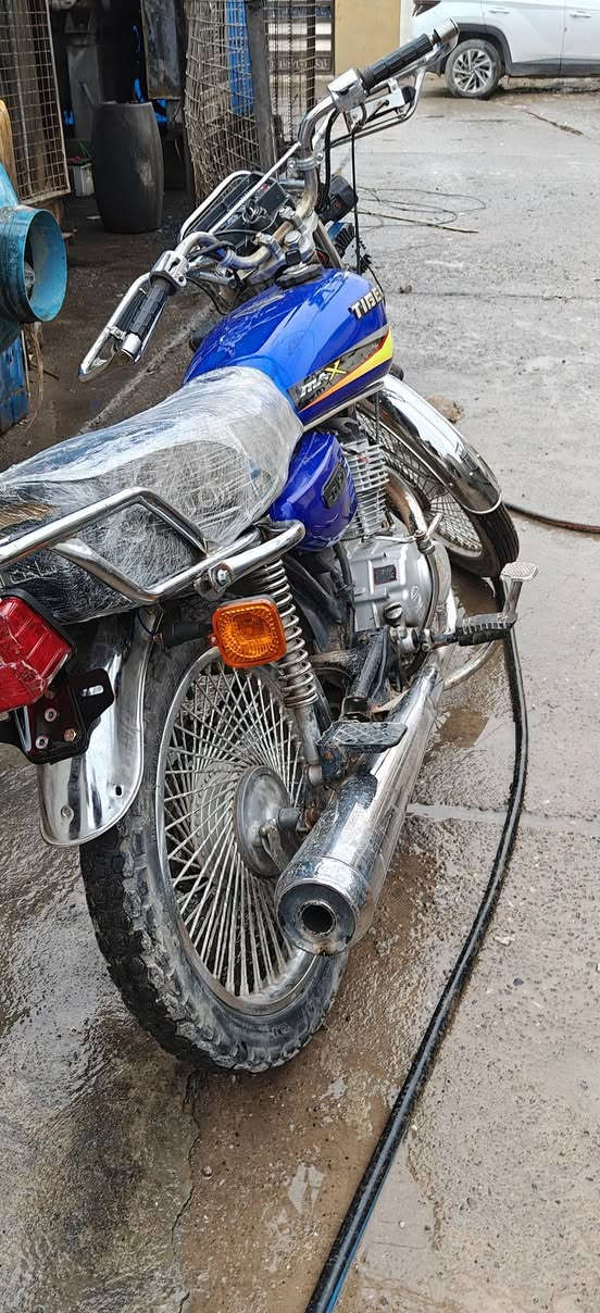 السلام عليكم
تايكر 2020وزن ثقيل 
للبيع كلو شغال مكاني كياره 
***********
