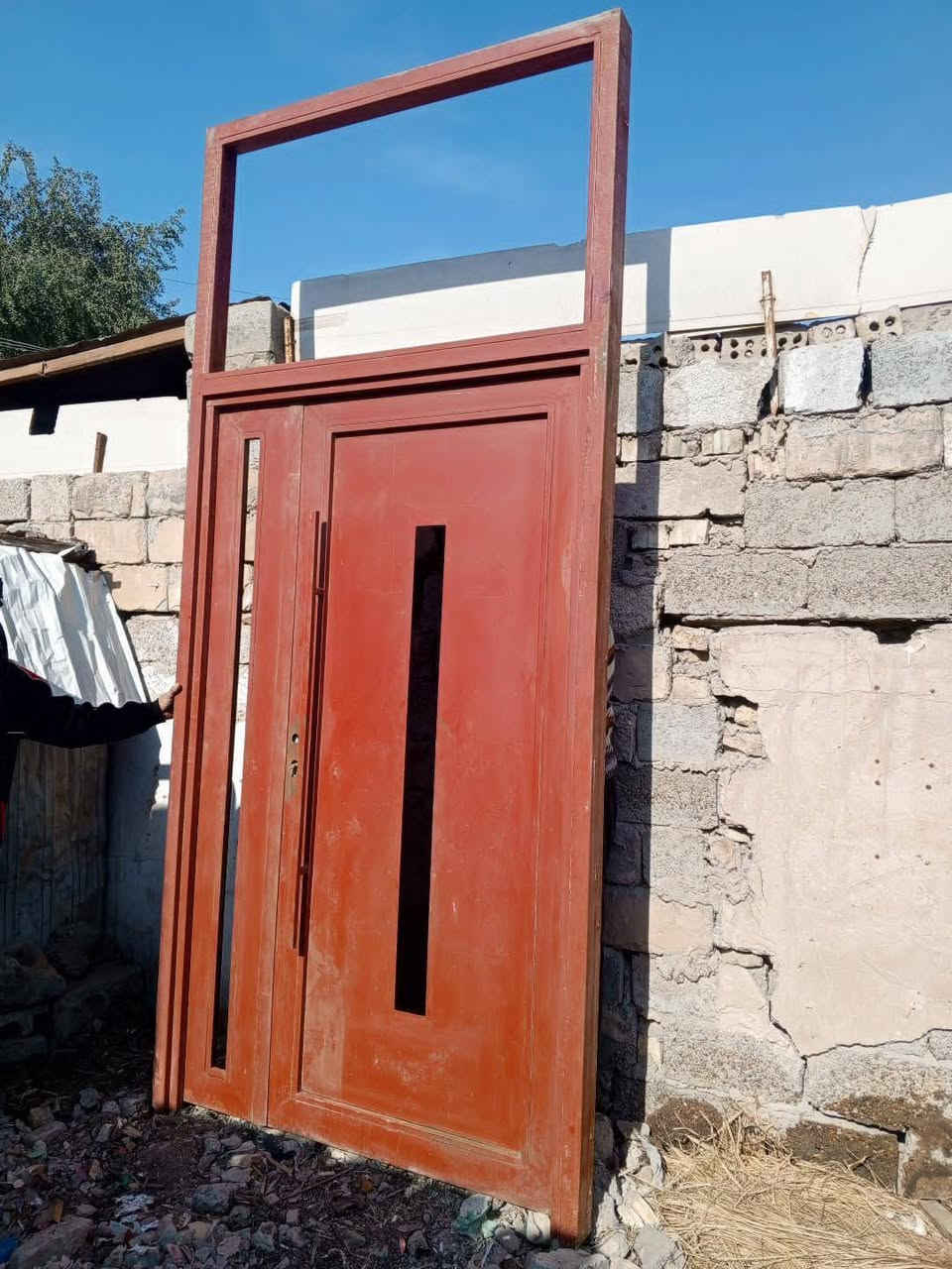 سلام عليكم باب للبيع للاستفسار ***********
