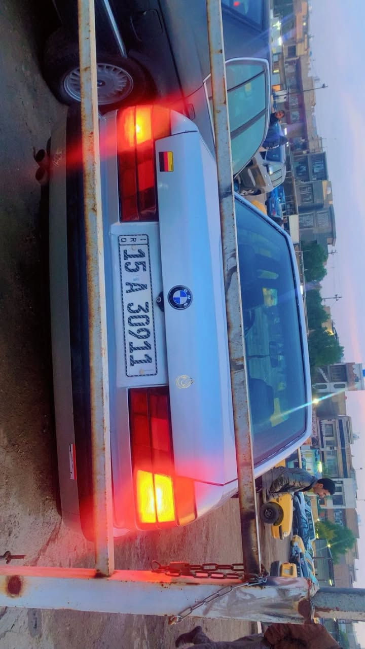 للبيع 730 سيارة جاهزة او كير مكينة حدادية تبريد ثلج كهربائياتها كلها شغالة داخل اسود ***********
