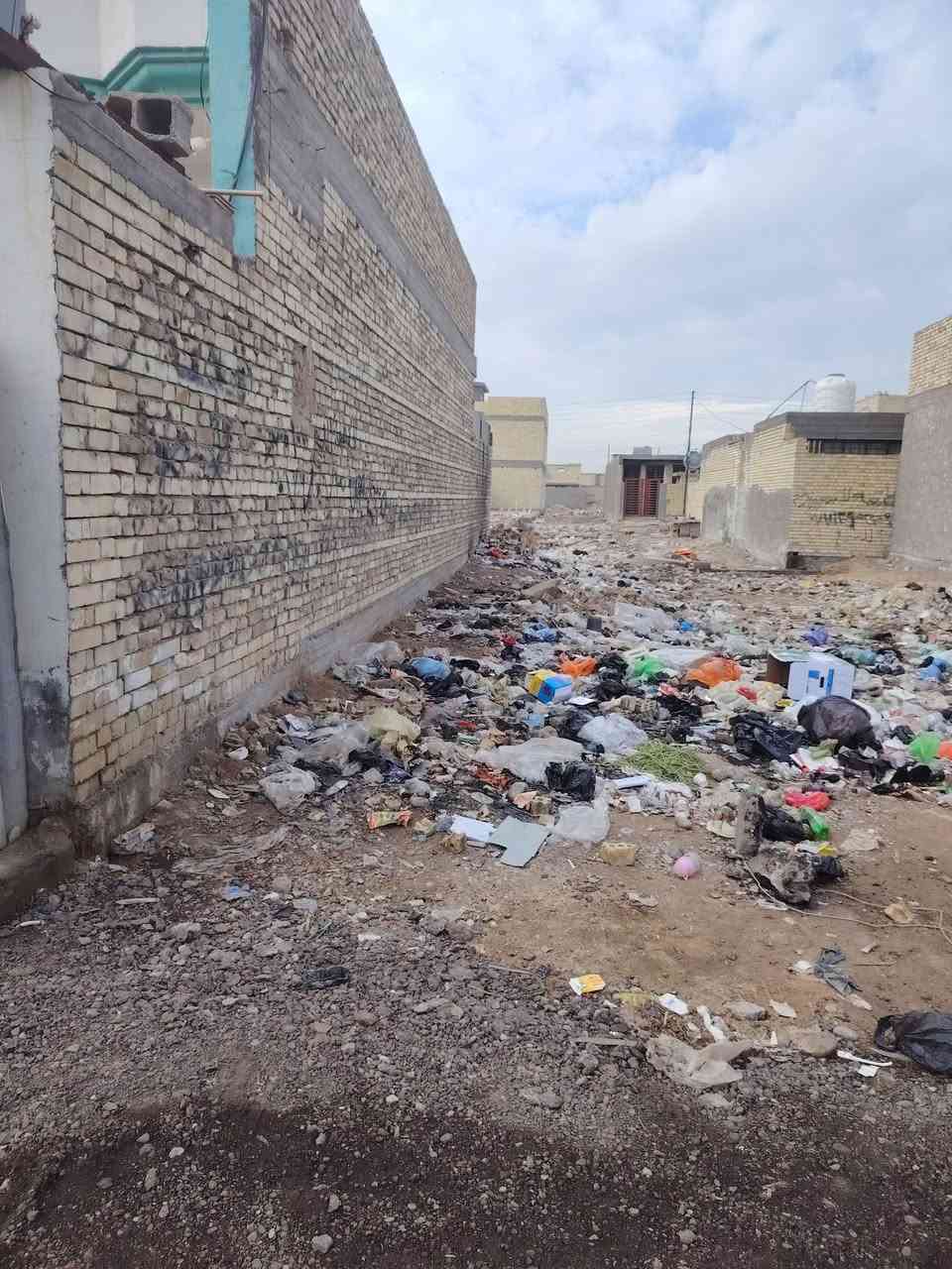 كاع ١٠٠ متر اللبيع 5في20 حي دجله خلف المعارض طابو زراعي الشراي ينتصل ويدلل ***********
