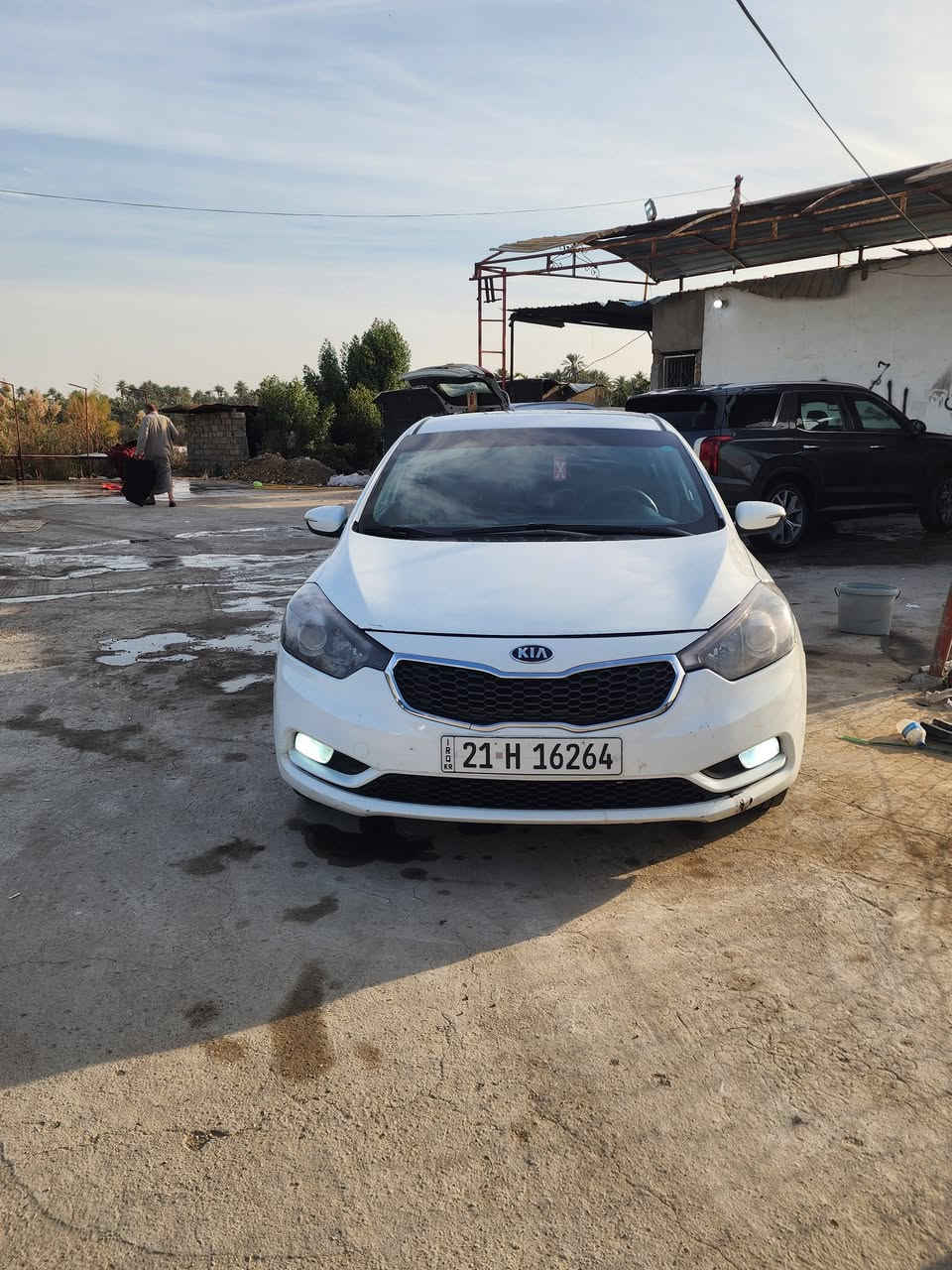 السلام عليكم سيراتو 2014 خليجيه
سياره كير مكينه حداديه كله جديده لد امامي زنون حساس خلفي كامره بلاديه حساسات اشاير بالمري سياره جديده بيه جاملغ الامام صبغ وبنيد بدون دواخل  رقم سلمانيه بسمي تريد تحويل وكاله مكان بابل ***********
