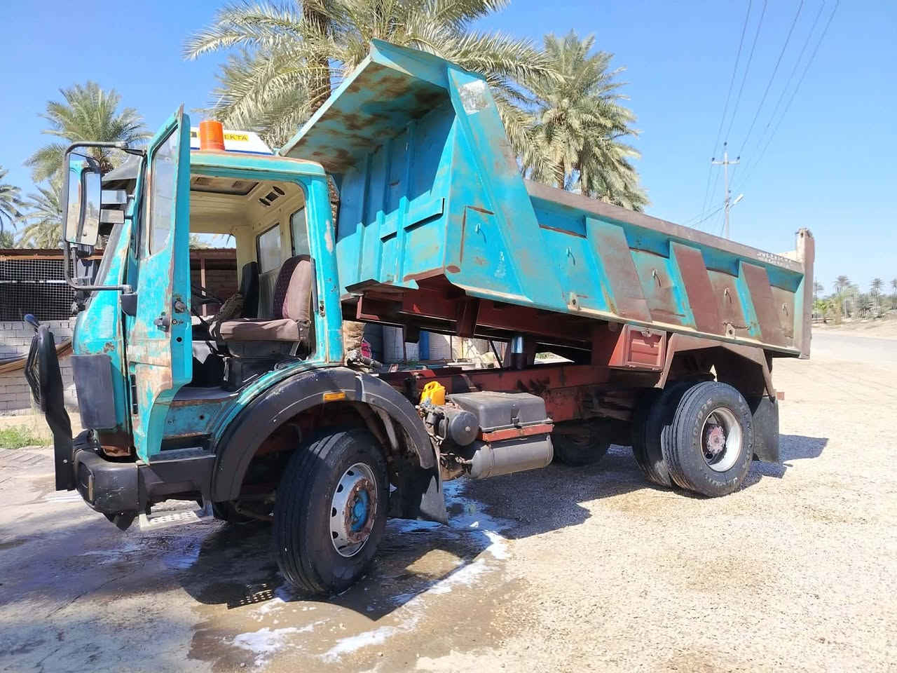 سلام عليكم للبيع البي تك ابلادي كلاب موديل ٨٢ كفالة عامة اكسن جيئف كير ٢٥ جديد مكينة ٢٥/٨ لا صرف ولا بخار شاصي كفالة عامة رقم انكليزي تخم تاير جاهزة للعمل الاستفسار ***********
