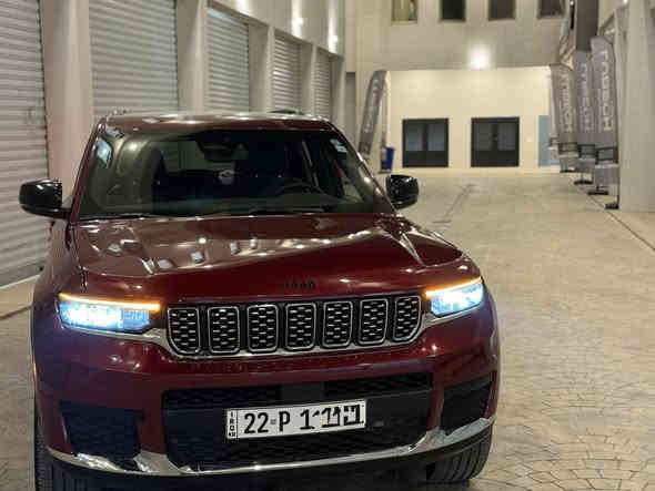 السلام عليكم من رخصه الادمن للبيع فقط جيب موديل 23 بانزين رقم اربيل حادثها موضح ب صور فقط بنيد مصبوغ فول مواصفات بلاك توب فتحه سقف جلد فور ويل 5 راكب 6 سلندر  ويل 20 باب خلفي كهرباء شاشه كبيره توقف ذاتي كامره خلفيه نقطه عمياء ماشيه 48 كيلو مكانها الكراده كل نقص مابيها سعرها320 الف دولار ***********
