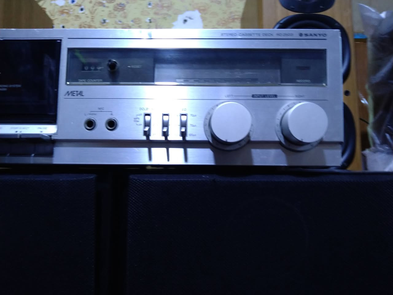 السلام عليكم ورحمة الله وبركاته ، من رخصة الآدمن ، ثلاث دكات كاسيت ، سوني ، سانيو ، سيمينس ، كهرباء 220 ڤولت ، حجم لارج ، دك السوني بي ميزة تسريع و إبطاء الصوت ، تسجيل سريع و بطيء ، و مميزات أخرى ، دك السانيو بي ميزة الأيكويلايزر ، و دك السمينس أيضاً به مميزات ، سعرهن جميعاً ب 165 ألف ، و إذا مفرد كل جهاز و سعره ، للتواصل على الخاص ، أو على الرقم *********** ، مع تحياتي ، أخوكم المهندس المعماري حسين.
