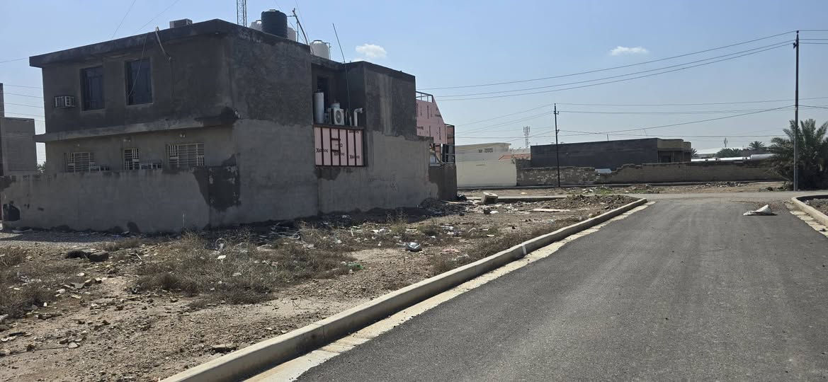 قطعة ارض للبيع مساحتها 231  ركن سند 25  بغداد جرف النداف منطقة حي فاروق  قريبه ع السريع  كامل الخدمات موقع حلو ومنطقة هادئه *********** رقم صاحب القطعة
