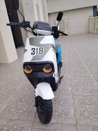 ماطور للبيع 318 ما صار له شهرين ملف 2000 ست بطاريات كل شيء شغال بيه سع...