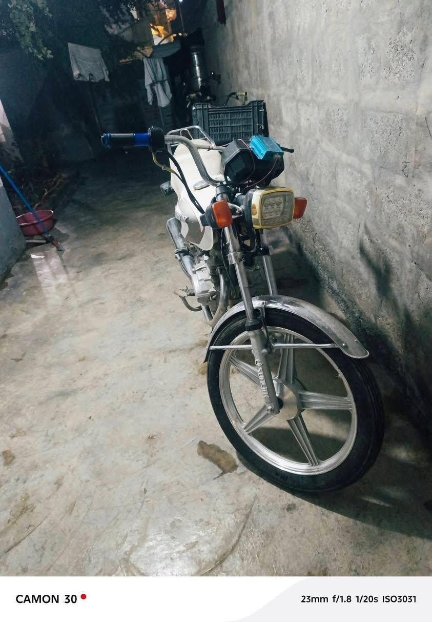 سيفان  2018دراجه كامله من كليش كهربائيات كلها شغاله شوته جديده صنيه جديده يدات جديده دبلات جديده ويل أمامي جديد جاملغ أمامي جديد استنده وسطيه جديده دهن البارحه مبدله سلف هندر بكلايت خلفي جديد       مكاني ديالى شهربان أوراق منافيس أو كارتونيه  أي استفسار على الرقم       السعر 250وبيها  مجال  الطيبين ومراوس يرهم حسب القناعه


**إذا كنت صاحب هذا الإعلان وتريد حذفه لأي سبب، رجاءا أرسل رسالة إلى الدعم الفني**