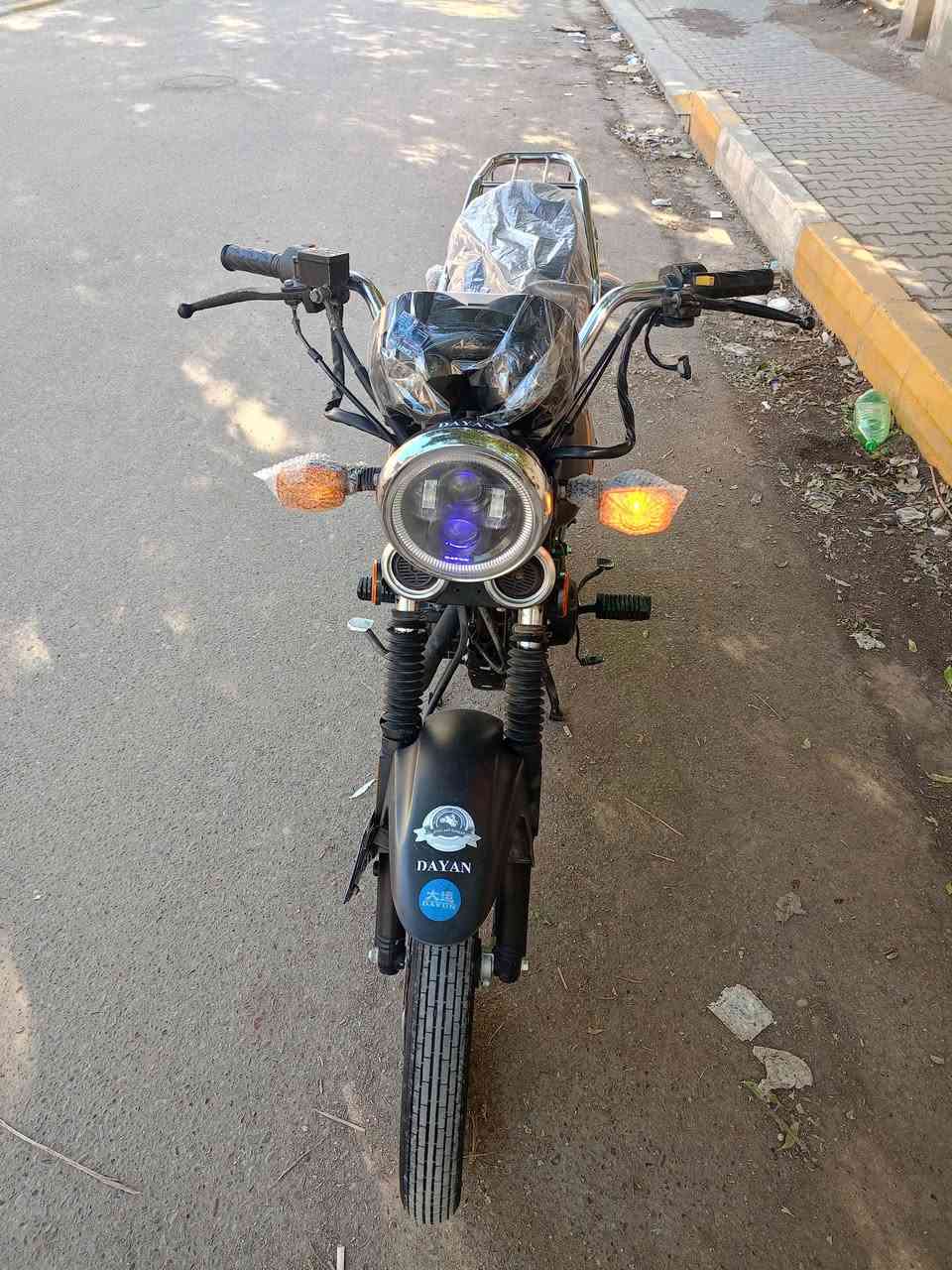 دايون مديل 2022 مكينه 200 كتابه حمره اوراق اصوليه بسمي طلعتها من معرض ثامر خلخال يعني وصل معرض ثامر بسمي دراجه امانت الله بجيس كلها بلاديه على وضع شركه محد لاعب بيها كلها شغاله سعر مليون 50 الف عنوان كربلاء ***********
