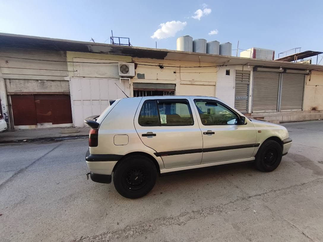كولف للبيع رقم بغداد مشروع وطني شرط تحويل محرك ١٨ تبريد شغال موديل ٩٦ بطاقة بانزين موجود مصبوغ عام لجمالية عنوان كركوك  سعر ٤٨ وبي مجال  *********** كركوك, العراق
