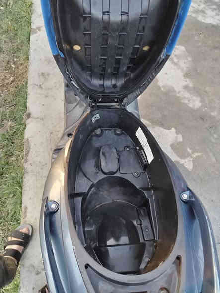 السلام عليكم
للبيع فقط بدون مراوس.
سكنز فحل نوزل خطين بلاديه وشغاله من الطول للطول برغي تجاري مابيها مختمه ختم واحد ويه المكينه الدراجه خرسه مينسمع الها صوت شغاله نكره بكل وقت تجي وتفحص وين متريد الدراجه ماشيه 17 آلف بعدها بالجيس سعر الدراجه 450 الف  وبيها مجال قليل حك الجيه مو شراي اعبر المنشور للاستفسار اتصال فقط خاص مغلق ***********
