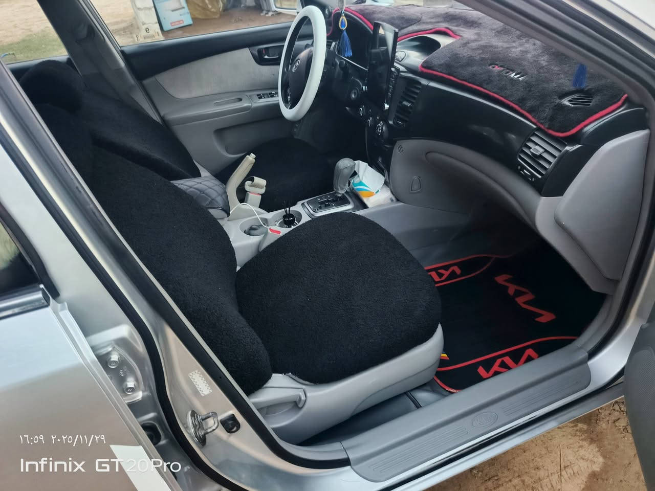 السلام عليكم اوبتيما للبيع موديل 2007 
امريكي حادثها جاملغ أمامي بدون دواخل كير حداديه محرك تخم تاير كله جديد مكينه 2400 بأسمي مداور ثاني يوم السعر 112 وبيها مجال مكاني ديوانية 
للأستفسار ***********
