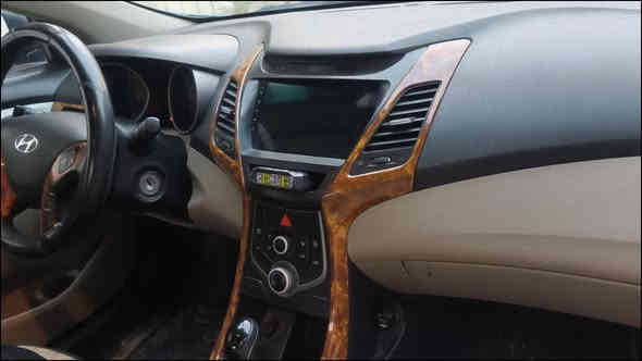 📣 للبيع: هيونداي النترا 2015

✨ المواصفات الرئيسية للسيارة:

الحالة: ممتازة
السنوية و الهزة جديدة 2025
باسمي رقم بغداد
اللون الخارجي: [ازرق]
المحرك: [ 1.6 لتر ] - اقتصادي جداً في استهلاك الوقود.
ناقل الحركة (الجير): أوتوماتيك.
المسافة المقطوعة (العداد): [ 146الف km] 
🌟 أهم المميزات والإضافات:
مكيف هواء بارد وممتاز.
شاشة و كاميرا 
حساسات اطارات
إطارات بحالة جيدة جداً.
بطارية جديدة
صيانة دورية ومنتظمة 
صبغ باب خلف السائق 
💰السعر المطلوب: [ 15,300,000 دينار عراقي ] قابل للتفاوض البسيط 
الموقع: [بغداد/ الدورة]
📞 للتواصل والاستفسار:
 يرجى الاتصال على الرقم: [ *********** ]
