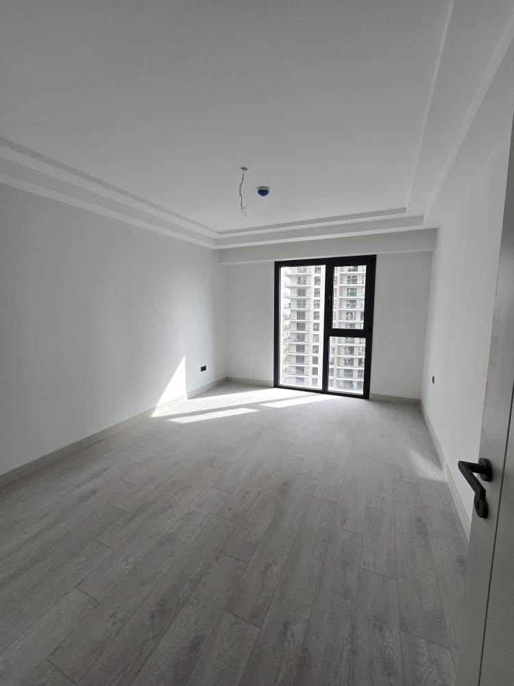 شقة الايجار في رامى تاورز غرفتيين و صالة فارغ مساحة ١٧٠ م 
*********** أربيل, العراق
