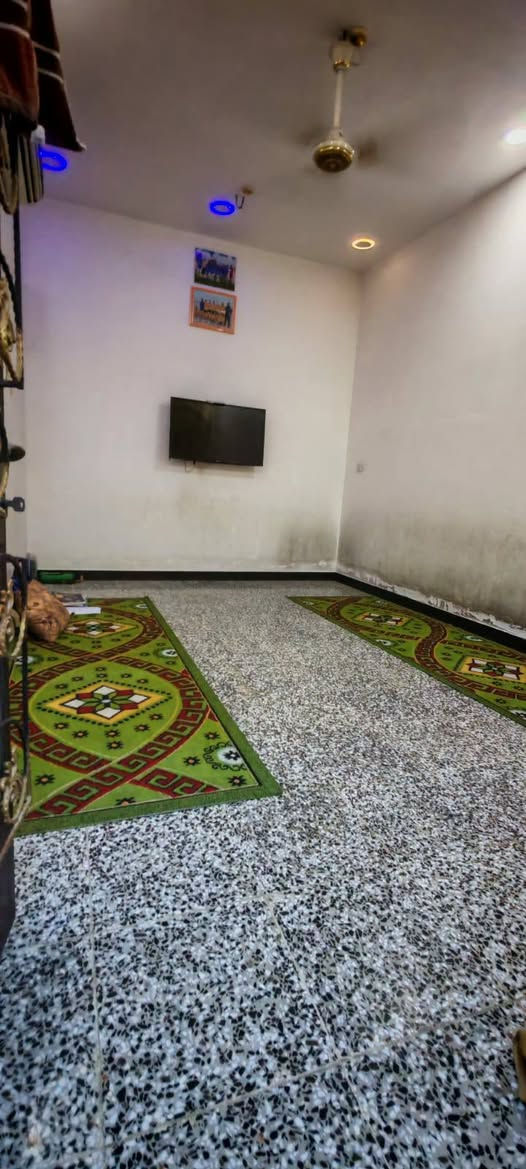 بيت للبيع المساحه ١٠٠ متر  زراعي ٢٥، طابق واحد
حي النصر شارع ابو عمار المضمد 
استقبال ٤×٥
صاله ٦×٦ 
غرفه ٤×٤
صحيات، منور 
للاستفسار أكثر *********** واتساب
