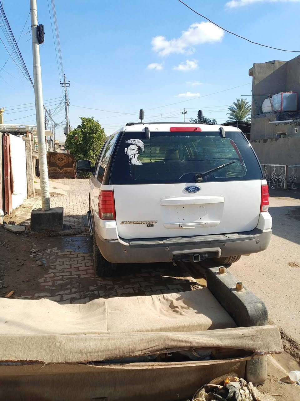 فورت لبيع سياره جديده جاهزه مكينه بطه مكان بغداد المعامل السعر٤٠ ورقه ***********
