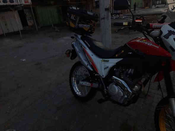 سلام عليكم دراجه قفاز لونسون للبيع  دراجه مابيه اي نقص كامله من كلشي  سنويه بسمي دراجه ماشي 19الف وقابله للزياده بس وتحويل ثاني يوم او بعد سبوع السعر مليون و٨٠٠ وبيه مجال مستعجل علا بيعته كلش ***********
