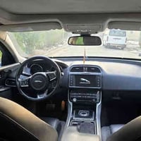 جاكور ٢٠١٨ اربعه سلندر توربو نضيفه جدا ماشيه ٤٩ مايل بغداد أنگليزي بأس...