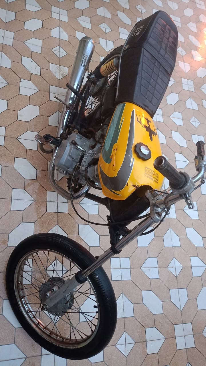 السلام عليكم دراجه للبيع شوفت عينك دراجه كلك سعر 250وبيها مجال مكلف بالنسر مامتواجد ع الخاص ***********،، المو شراي لا يتصل مكان بالقاسم.
