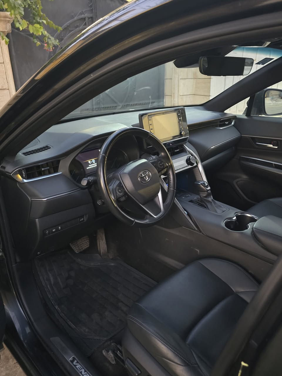 يالله بسم الله متاح تيوتا فنزا  هايبرد ٢٠٢٢ لون اسود كذاب امريكيه
مواصفات فول عدا فتحت سقف فقط 
السعر ١٩٥ ورقه 
سياره جهازه نضيفه بيها تعديل عل البارد جاملغ والباب الخلفي سياره كامله تخم تايرات جديد 
ماشيه ٣٧كيلو فقط  صوره الحادث موجوده بل الصور 
بيع او مراوس حسب القناعه 
***********
عنوان بغداد الكرخ
