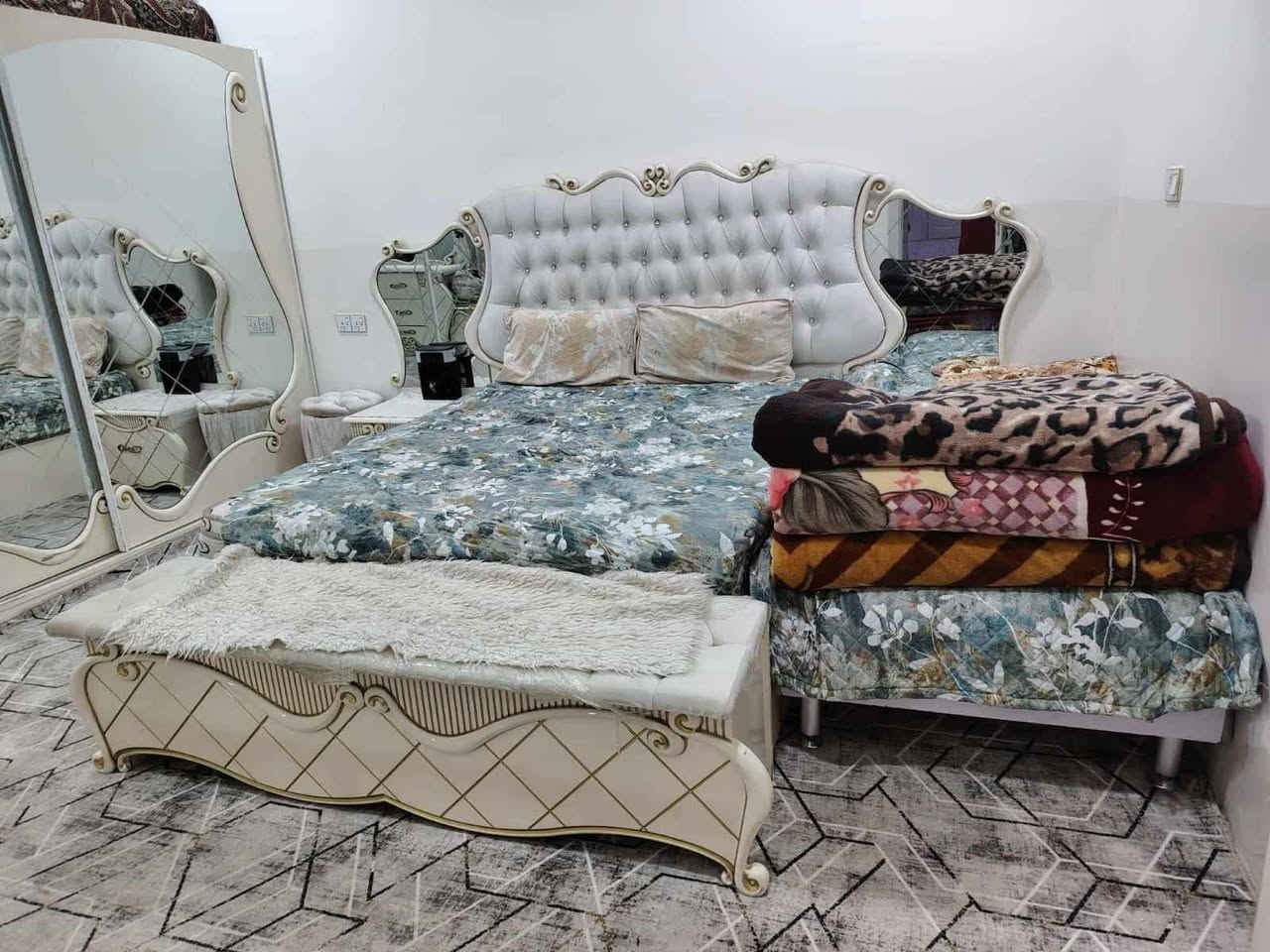 غرفة نوم ملكي لون حليبي سلايت نضيف جدا 6قطعه بدون دوشك  مابي عيب  والسعر بي مجال للشراي  صبغ حراري خشب زان كركوك, العراق


**إذا كنت صاحب هذا الإعلان وتريد حذفه لأي سبب، رجاءا أرسل رسالة إلى الدعم الفني**