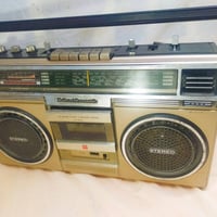 مسجل راديو ناشنال ياباني اصلي قديم روعة  نقص قبغ باتري والجهاز امام ال...