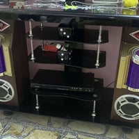 ميز وشاشه سعر ٦٠ الف وبيهن مجال قليل للاستفسار الاتصال  07707279749