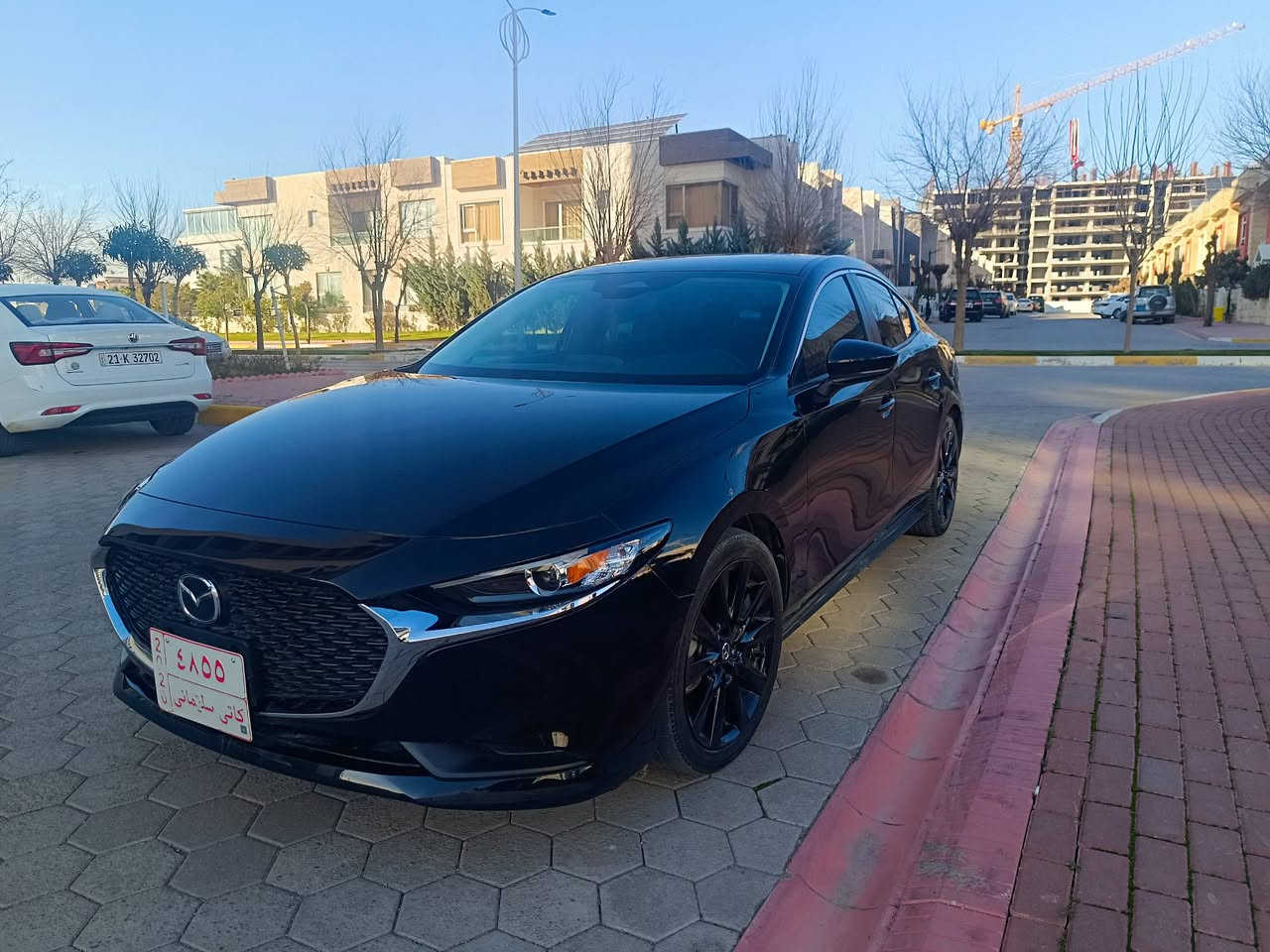 Mazda 3 2024
مازدايه كى زور پاكه مالى دوسته لوك لوك 
بوياخى نى يه و ئيرباگى نه ته قيوه 
12000 هه زار مايل رويشتوه
مواصفات
مه كينه 2.5 
به سمه 
بريك به سمه 
ده رگا به سمه
كاميرا 
شاشه
كوشن جلد
گيج الكتروني
رادار ( پيش و پاش لاى راست و چه پ)
خه تى جاده
نرخ 153
***********

مازدا 3 موديل 2024
12000 ميل
المواصفات
محرك 2.5 
باسما 
هيكل من الطوب 
الباب مغطى 
كاميرا 
شاشة 
وسائد جلدية 
أجهزة إلكترونية 
رادار (أمامي وخلفي، يمين ويسار) 
خطوط الطريق
السعر 153
***********
