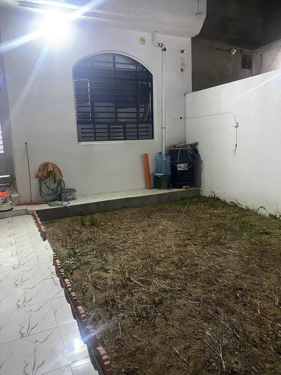 بسم الله الرحمن الرحيم
السلام عليكم ورحمة الله وبركاته
يعلن مكتب علي الصميدعي للاستثمار العقاري
عن توفر دار للبيع المساحة ٢٠٠ متر مربع الموقع حي الشرطة قرب جامع النور بناء حديث طابق ونصف
يحتوي الطابق الأول على استقبال ٦* ٤ ومطبخ ٤ *٤ مع مجمع درج ٧ *٤ وغرفتين نوم مساحة كل غرفة ٥ *٤ مع منور وصحيات داخليه وخارجية
الطابق الثاني يحتوي على غرفة مع بيتونة ٠
علماً جميع ارضية الدار سيراميك وسقوف وابواب وشبابيك بلاستك تركي والمنطقة تحتوي على كافة الخدمات ماء اسالة كهرباء انارة مجاري تبليط ٠٠٠ للاستفسار عن السعر وباقي التفاصيل الاتصال على الارقام التالية او مراسلة الصفحة :
📞 *********** متوفر واتس اب
📞 *********** متوفر واتس اب
او زيارة مكتب علي الصميدعي للعقار الكائن في ديالى ٠ جلولاء ٠ حي الشهداء ٠ مقابل اتحاد شباب جلولاء ٠ ودائرة التقاعد ٠
