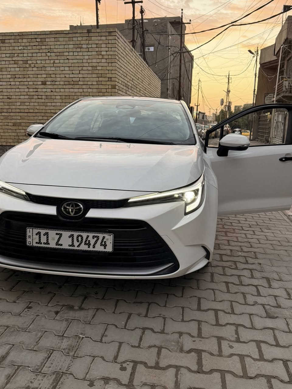 سيارة كورلا هايبرد للبيع موديل 2025 امريكي
السيارة مكفولة عام 
ماشية 14000 
السيارة بصمة حساسات كامرة خلفية تحديد سرعة اوتو هولد تحكم ستيردن 
رقم بغداد 
السعر 24 مليون 
***********
