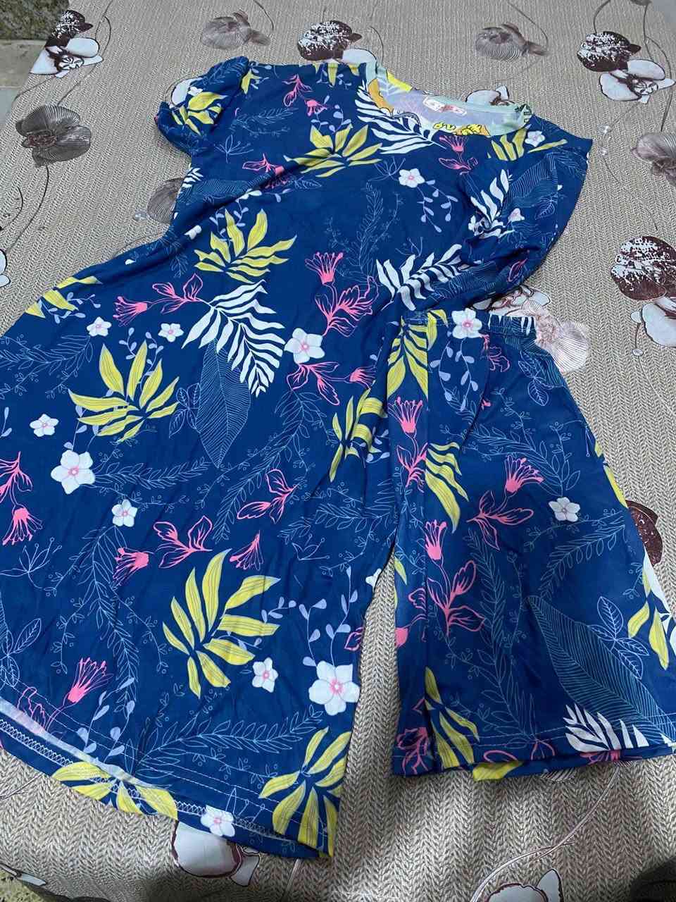 السلام عليكم ....
بنات عيوني شلعه نسائي الي تريدها تدخلي أبيعها شلع 
سيتين تراك نسائي السيت 4قطع 
شلحه وشورت وبدي وبجامه فري سايز
دشداشه 2قياس xxxl
بديات 4قطع قياس ،m,s,xl
  جيمسوت كامل قياس مديم 
سعرهم مع التوصيل 40 بدون معامله لان تعرفون هذا اقل من سعرهم بهواي


**إذا كنت صاحب هذا الإعلان وتريد حذفه لأي سبب، رجاءا أرسل رسالة إلى الدعم الفني**