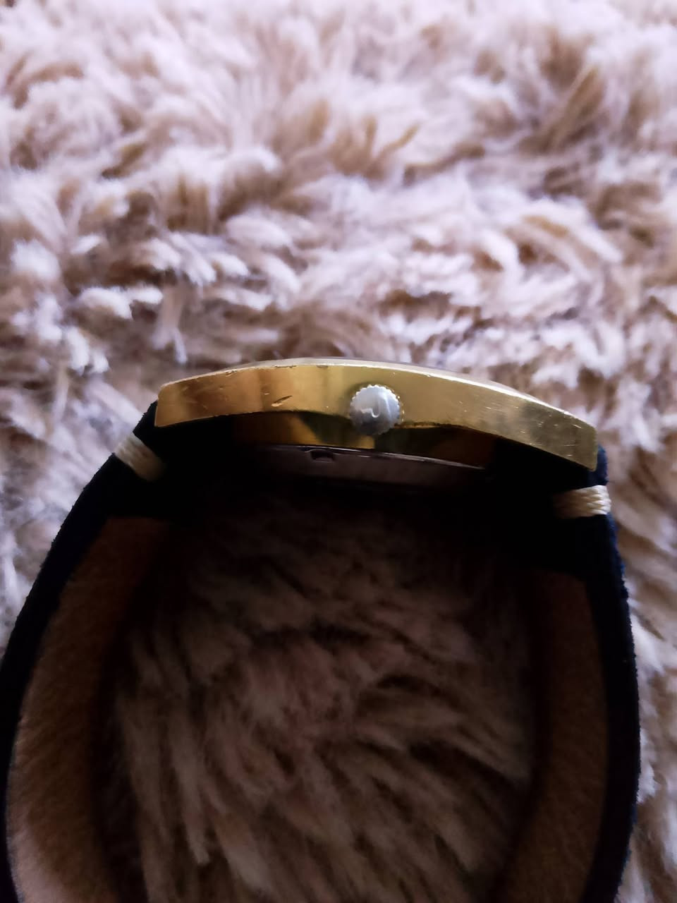 السلام عليكم..رومر اوتو ونصب.. سويسري..قطر 37 ×39.. السعر 250 الف..واتس ***********  تغليف ذهب..
