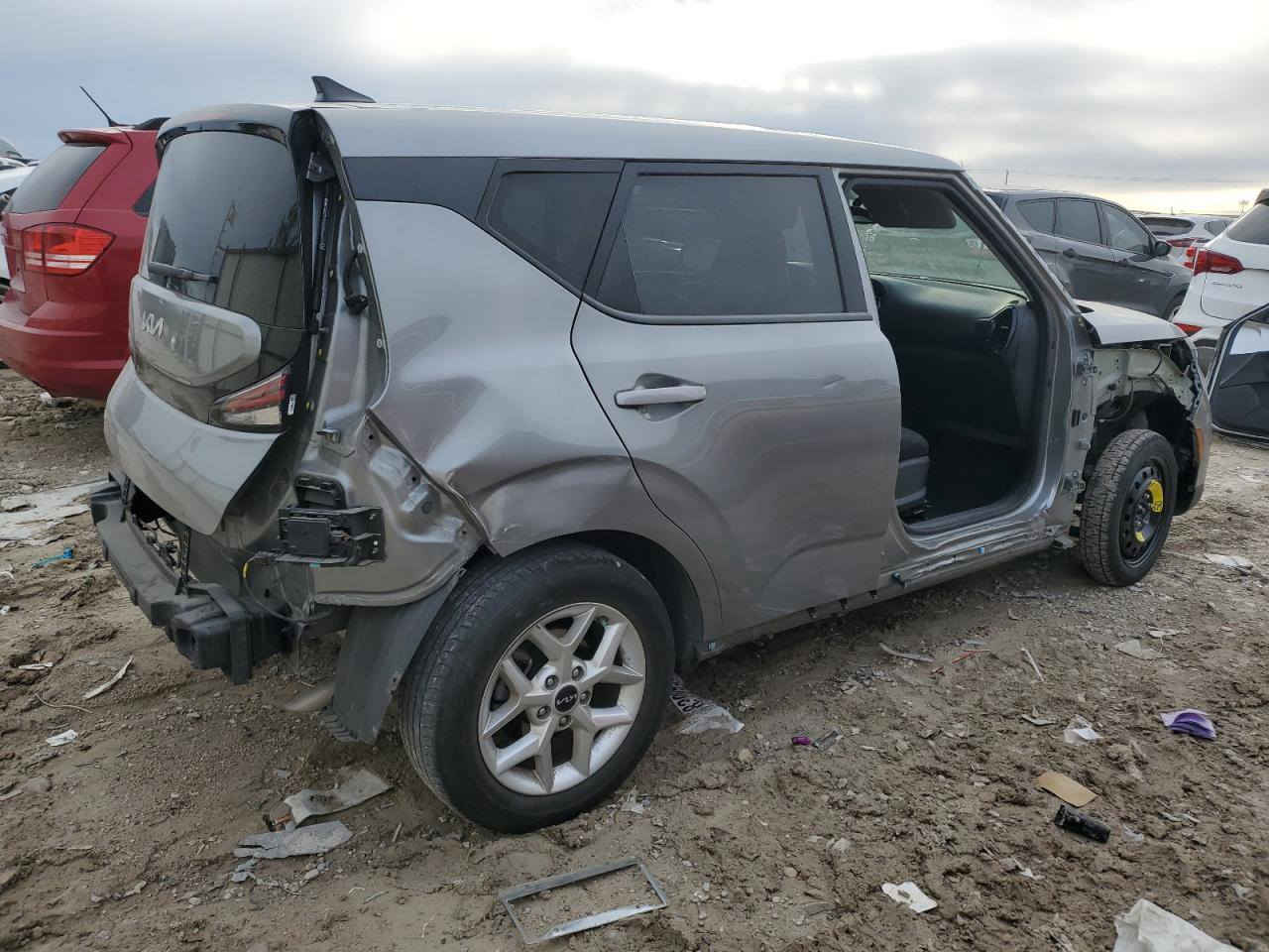 السلام عليكم كيا صول ٢٠٢٣ حادث موضح بالصوره للستفسار أكثر *********** واتس إب
