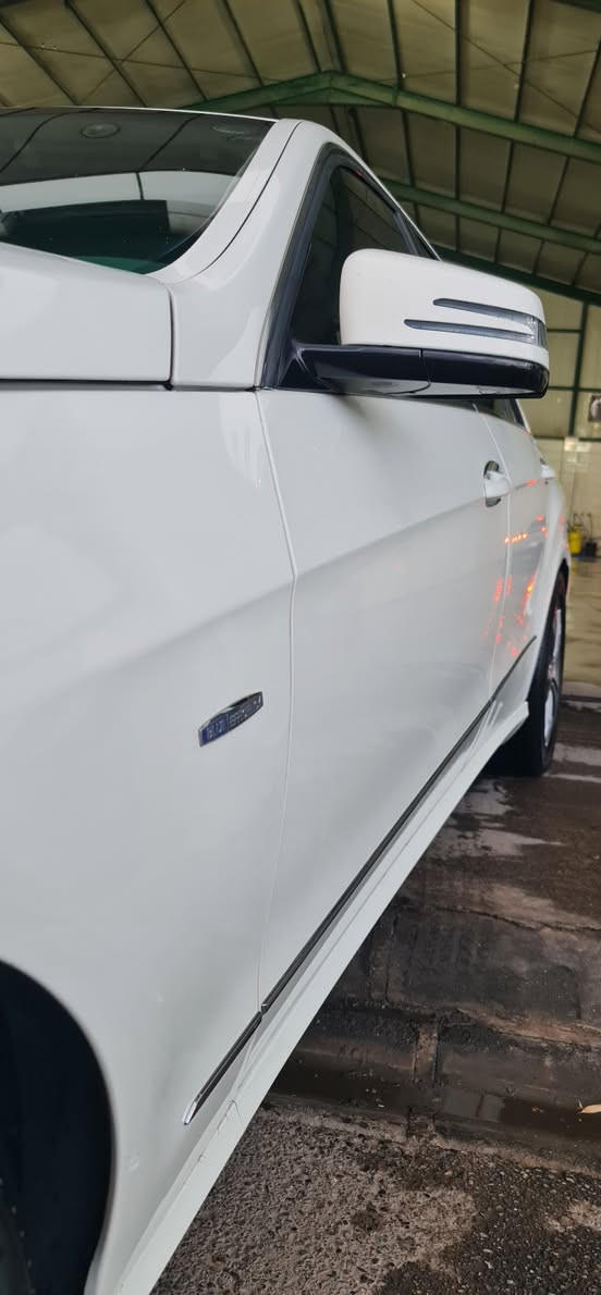 🚘 للبيع | Mercedes-Benz E350 موديل 2011
✅ اللون: أبيض لؤلؤي
✅ الداخلية: صحراوي (بيج)
✅ وارد أمريكي
✅ الضرر: قطعتين (البونيد وجاملغ السائق)
✅ محرك 3500 سي سي (V6) قوي وناعم
✅ جير أوتوماتيك 7 سرعات
✅ فتحة سقف (Sunroof)
✅ إنارة LED نهارية
✅ جنوط ألمنيوم أصلية
✅ مرايا كهربائية مع إشارات
✅ زجاج مظلل
✅ السيارة نظيفة جداً من الداخل والخارج
📍 العنوان: كركوك
💰 السعر: 16,000 دولار (قابل للتفاوض بالمعقول)
للاستفسار  الاتصال ***********
