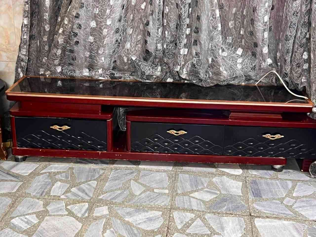 للبيع تخم كلاسك نضيف مع ميز بلازما بسعر100الف
الرقم ***********
