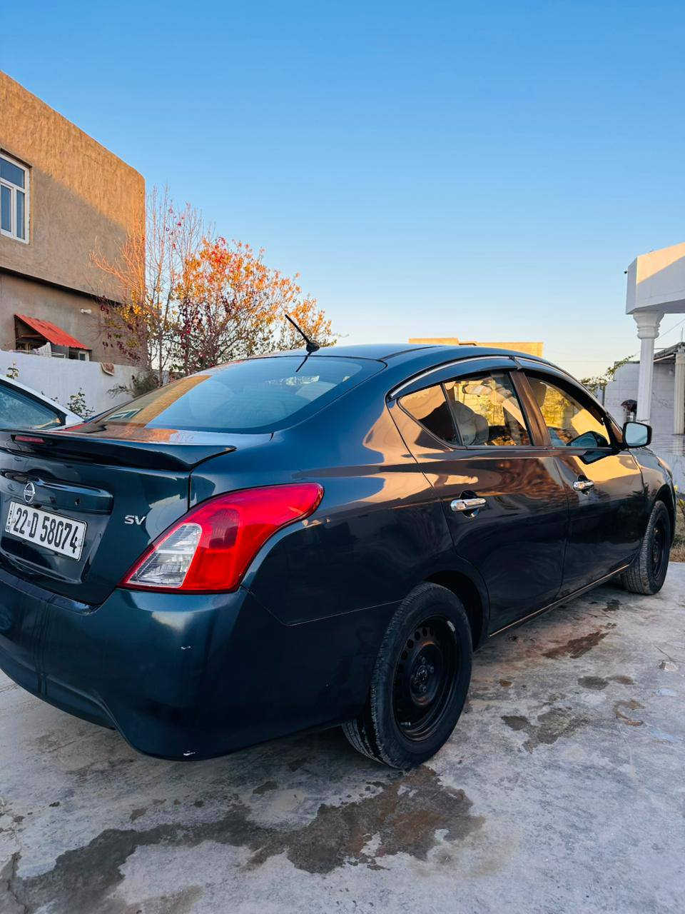 السلام عليكم
السعر 82 

السياره نيسان فيرسه 2017 امريكي 

ماشيه 100 الف حقيقي 

رقم اربيل شرط التحويل والغرامات 

محرك گير بل شرط 

صدر امامي خلفي كلو جديد 

كهربائياتهه كلهه شغاله 

تايرات جدد 

سياره بيهه صبغ  3 قطع  اماميه بنيد جاملغات 2( يوجد دواخل خفيفه بدون گص )

مكان السياره صلاح الدين العلم 

السعر 82 وبيهه مجال 

اي استفسار اتصل بل رقم 

*********** 

وحياكم الله 

ملاحضه. ( بيع نقد فقط لا وعده ولا قسط )
