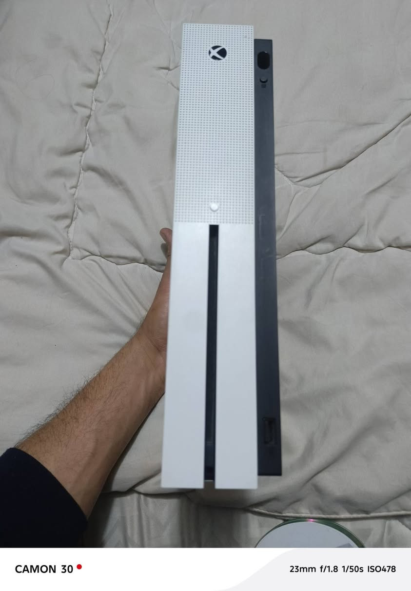 اكس بوكس وان S
فارغ بدون ملحقات فقط اقراص اثنين 
شغال وعالفحص 
السعر 75 توصيل مجاني لكل محافظات العراق


**إذا كنت صاحب هذا الإعلان وتريد حذفه لأي سبب، رجاءا أرسل رسالة إلى الدعم الفني**